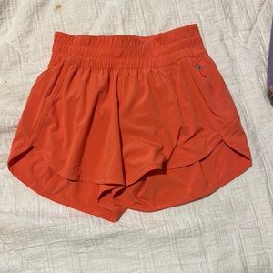 LULULEMON TRACKER SHORTS!
